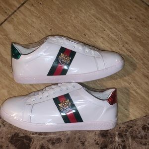 (New) Gucci Leather Embroidered Shoes (Size 10)